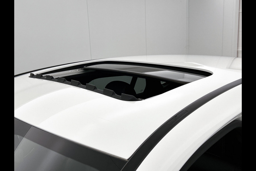 Mercedes-Benz GLC 300 e 4MATIC Business Solution AMG Schuif/kanteldak | 5 spaaks lichtmetalen velgen | Navigatie | parking support Inclusief 24 maanden MB Certified garantie voor Europa.