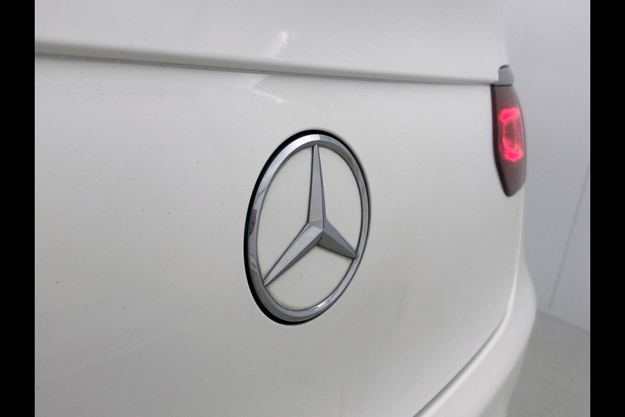 Mercedes-Benz GLC 300 e 4MATIC Business Solution AMG Schuif/kanteldak | 5 spaaks lichtmetalen velgen | Navigatie | parking support Inclusief 24 maanden MB Certified garantie voor Europa.