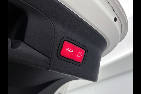 Mercedes-Benz GLC 300 e 4MATIC Business Solution AMG Schuif/kanteldak | 5 spaaks lichtmetalen velgen | Navigatie | parking support Inclusief 24 maanden MB Certified garantie voor Europa.