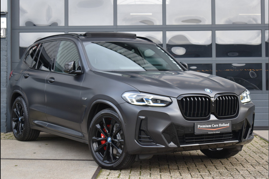 BMW X3 xDrive30e M-Pakket 292 Pk Frozen Black M-Stoelen Pano Navi 360 Memory Hud Carbon Camera Leder Laser 20 Inch