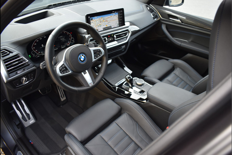 BMW X3 xDrive30e M-Pakket 292 Pk Frozen Black M-Stoelen Pano Navi 360 Memory Hud Carbon Camera Leder Laser 20 Inch
