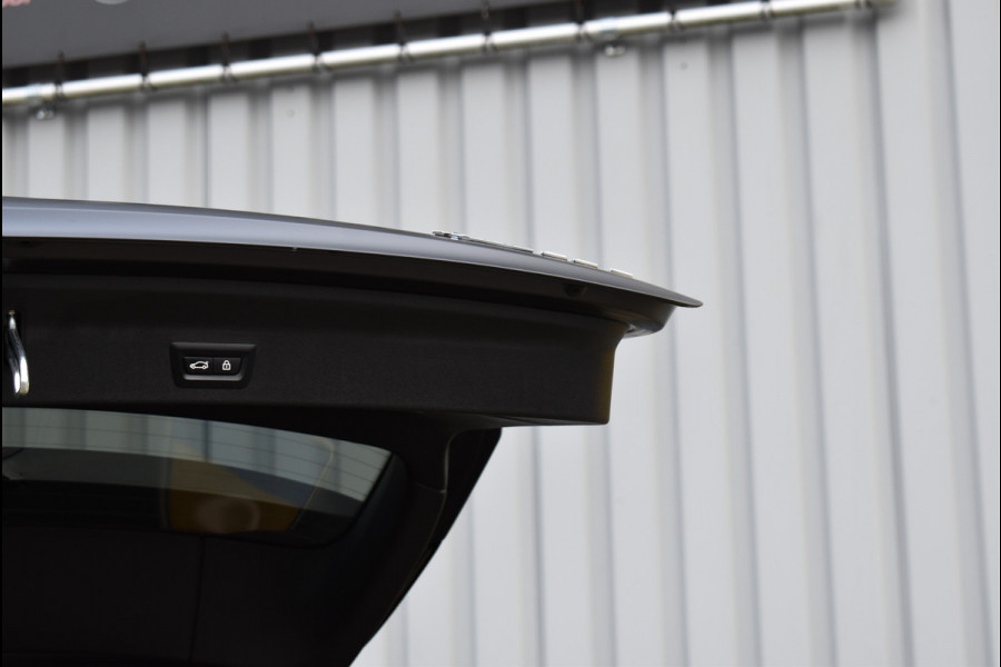 BMW X3 xDrive30e M-Pakket 292 Pk Frozen Black M-Stoelen Pano Navi 360 Memory Hud Carbon Camera Leder Laser 20 Inch