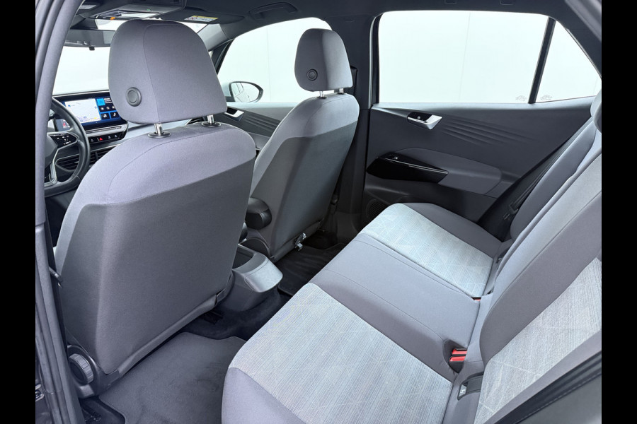 Volkswagen ID.3** Gereserveerd** First 58kWh Navi Ecc Adap.Cruise Apple Carplay Android 18"lm Pdc Bluetooth Keyless Led Rijstrooksensor IQ Drive Stoel+Stuurverwarming 1e Eigenaar Origineel Nederlandse Auto