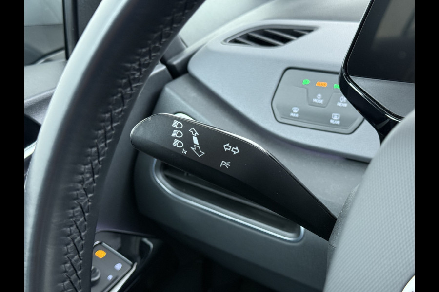 Volkswagen ID.3** Gereserveerd** First 58kWh Navi Ecc Adap.Cruise Apple Carplay Android 18"lm Pdc Bluetooth Keyless Led Rijstrooksensor IQ Drive Stoel+Stuurverwarming 1e Eigenaar Origineel Nederlandse Auto