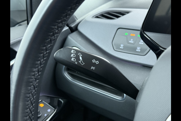 Volkswagen ID.3** Gereserveerd** First 58kWh Navi Ecc Adap.Cruise Apple Carplay Android 18"lm Pdc Bluetooth Keyless Led Rijstrooksensor IQ Drive Stoel+Stuurverwarming 1e Eigenaar Origineel Nederlandse Auto