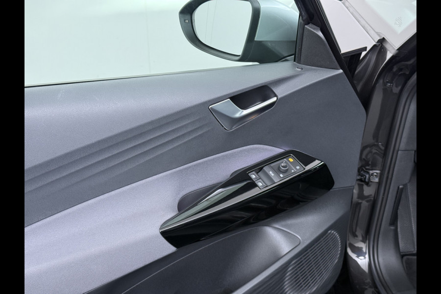 Volkswagen ID.3** Gereserveerd** First 58kWh Navi Ecc Adap.Cruise Apple Carplay Android 18"lm Pdc Bluetooth Keyless Led Rijstrooksensor IQ Drive Stoel+Stuurverwarming 1e Eigenaar Origineel Nederlandse Auto