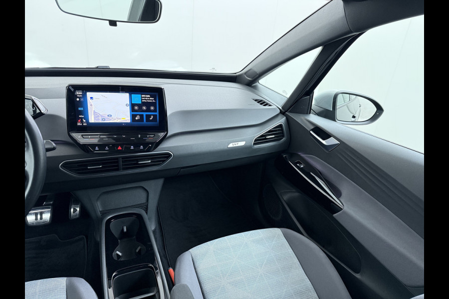 Volkswagen ID.3** Gereserveerd** First 58kWh Navi Ecc Adap.Cruise Apple Carplay Android 18"lm Pdc Bluetooth Keyless Led Rijstrooksensor IQ Drive Stoel+Stuurverwarming 1e Eigenaar Origineel Nederlandse Auto
