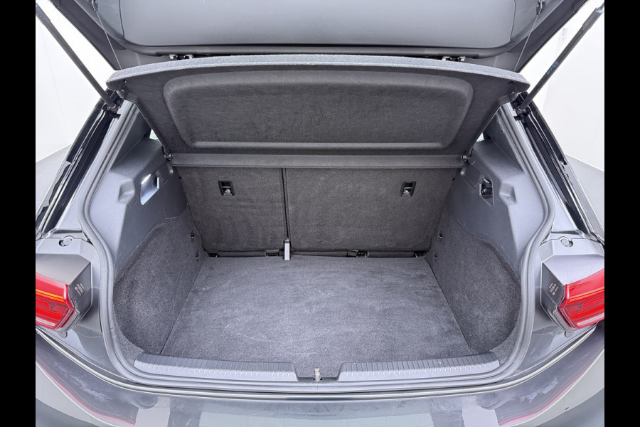 Volkswagen ID.3** Gereserveerd** First 58kWh Navi Ecc Adap.Cruise Apple Carplay Android 18"lm Pdc Bluetooth Keyless Led Rijstrooksensor IQ Drive Stoel+Stuurverwarming 1e Eigenaar Origineel Nederlandse Auto