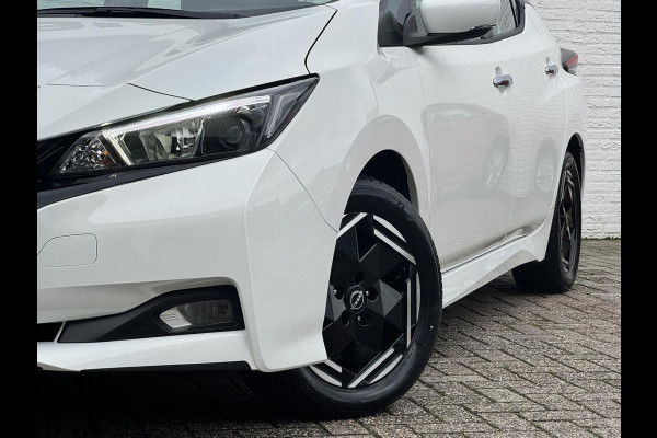 Nissan Leaf N-Connecta 39 kWh Adaptive cruise Climate control Stuur- en Stoelverwarming v/a Apple / Android