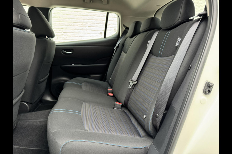Nissan Leaf N-Connecta 39 kWh Adaptive cruise Climate control Stuur- en Stoelverwarming v/a Apple / Android