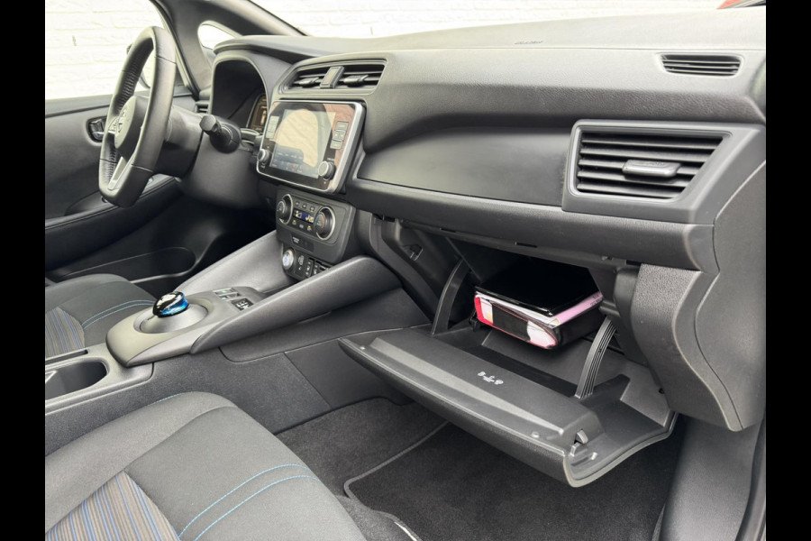 Nissan Leaf N-Connecta 39 kWh Adaptive cruise Climate control Stuur- en Stoelverwarming v/a Apple / Android