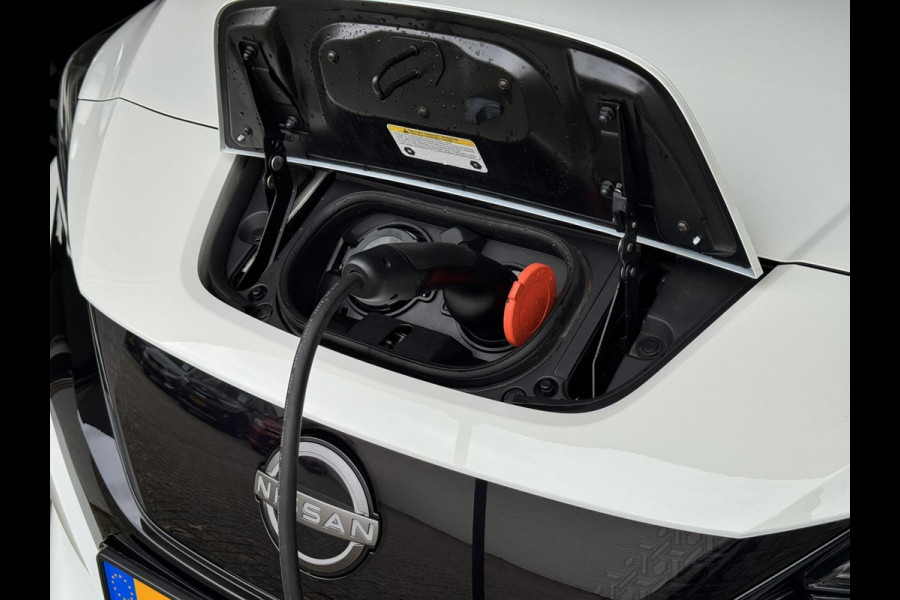 Nissan Leaf N-Connecta 39 kWh Adaptive cruise Climate control Stuur- en Stoelverwarming v/a Apple / Android