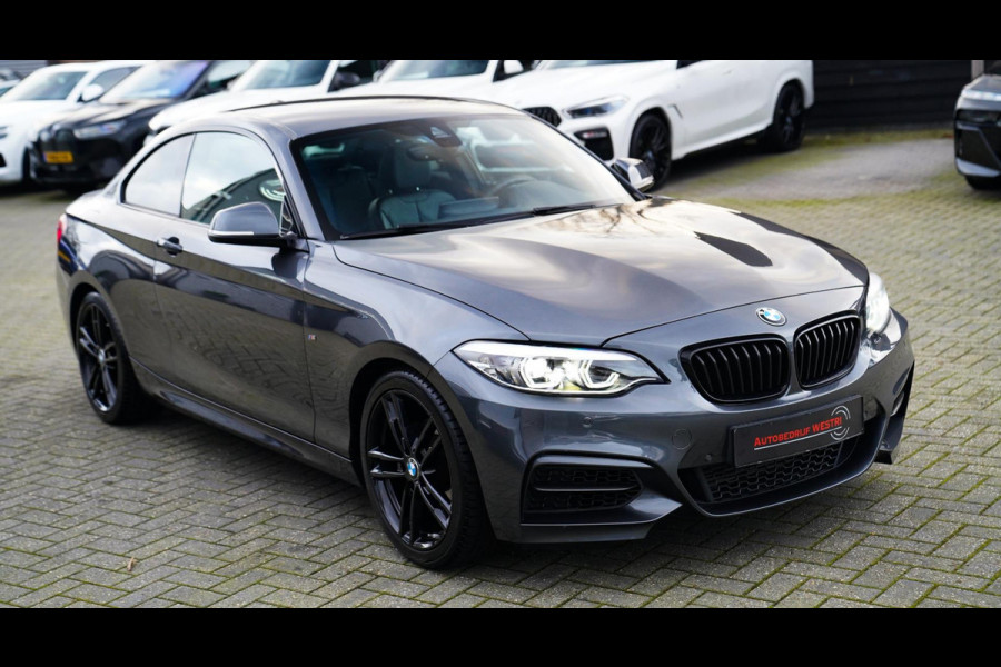 BMW 2 Serie Coupé 218i High Executive | M-pakket | Luxe Leder | Facelift LCI | 6 Bak UNIEK handgeschakeld | Camera | Adaptive LED