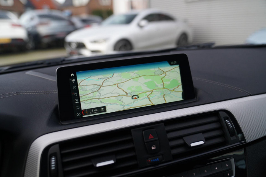 BMW 2 Serie Coupé 218i High Executive | M-pakket | Luxe Leder | Facelift LCI | 6 Bak UNIEK handgeschakeld | Camera | Adaptive LED