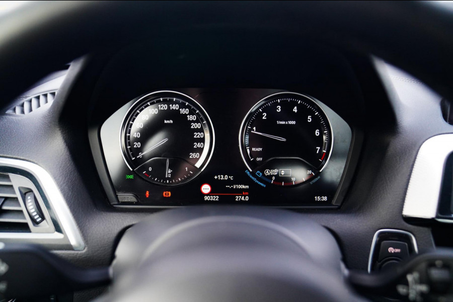 BMW 2 Serie Coupé 218i High Executive | M-pakket | Luxe Leder | Facelift LCI | 6 Bak UNIEK handgeschakeld | Camera | Adaptive LED