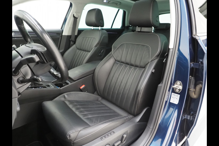 Škoda Superb Combi 1.4 TSI iV Style | Panoramadak | Canton | Leder | Camera | Adaptive Cruise | Memory | Carplay