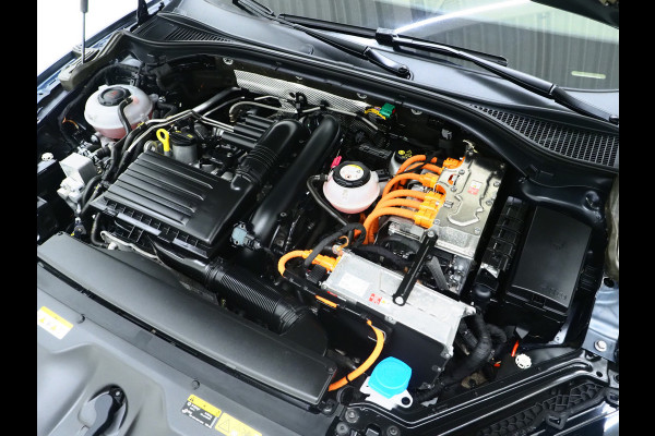 Škoda Superb Combi 1.4 TSI iV Style | Panoramadak | Canton | Leder | Camera | Adaptive Cruise | Memory | Carplay