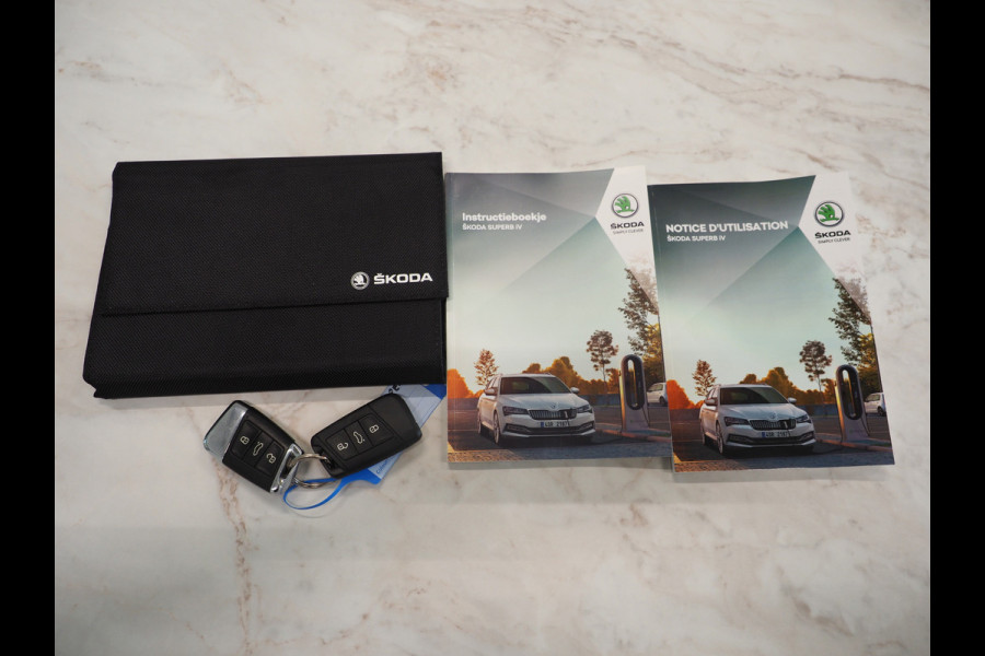 Škoda Superb Combi 1.4 TSI iV Style | Panoramadak | Canton | Leder | Camera | Adaptive Cruise | Memory | Carplay