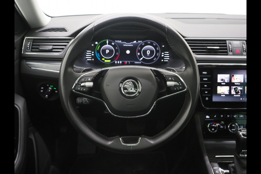 Škoda Superb Combi 1.4 TSI iV Style | Panoramadak | Canton | Leder | Camera | Adaptive Cruise | Memory | Carplay