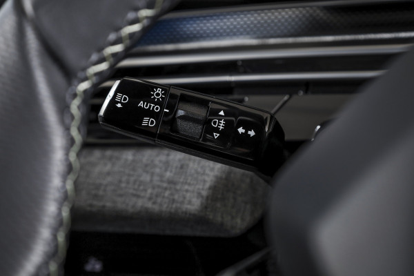 Peugeot 3008 1.2 Hybrid 145 GT | Dig. Cockpit | Adapt. Cruise | Stoel-+stuurverw. | PDC | Camera | NAV+App. Connect | ECC | 19" LM | 9107