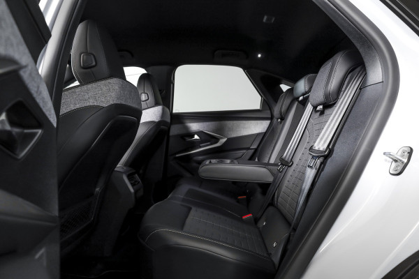 Peugeot 3008 1.2 Hybrid 145 GT | Dig. Cockpit | Adapt. Cruise | Stoel-+stuurverw. | PDC | Camera | NAV+App. Connect | ECC | 19" LM | 9107