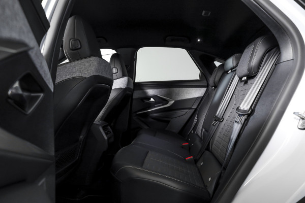 Peugeot 3008 1.2 Hybrid 145 GT | Dig. Cockpit | Adapt. Cruise | Stoel-+stuurverw. | PDC | Camera | NAV+App. Connect | ECC | 19" LM | 9107