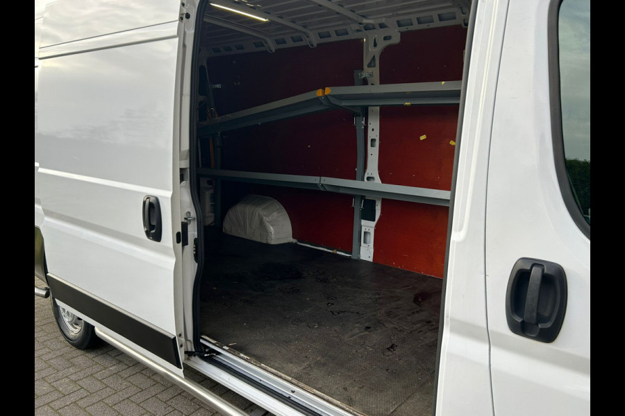 Opel Movano 2.2D 120 L3H2 Camera Cruise-Control EURO6.3 Elek.Ramen SchuifdeurRechts VolledigTussenschot Edition Sidebars Treeplank Dab Bluetooth Airco Elek.Spiegels DealerOnderhouden 6-Versn. 2500 kg trekvermogen