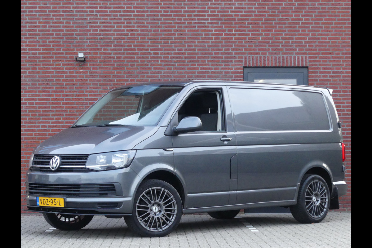 Volkswagen Transporter 2.0 TDI 150PK L1 Navigatie/Trekhaak/PDC