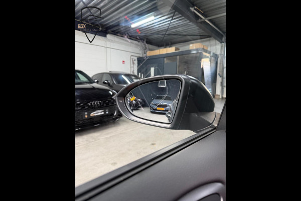 Volkswagen Golf 2.0 TSI GTI TCR Camera/Keyless/Blindspot/Nardo