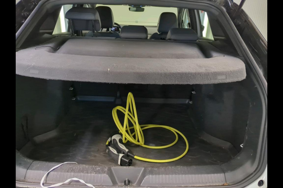 Volkswagen ID.4 First 77 kWh | Navi | Camera | Carplay |