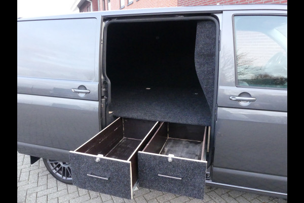 Volkswagen Transporter 2.0 TDI 150PK L1 Navigatie/Trekhaak/PDC