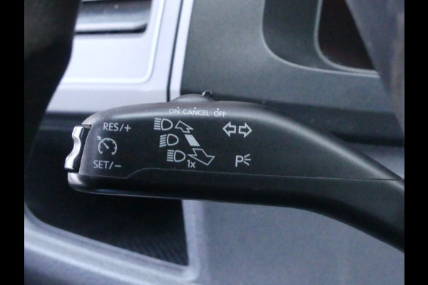 Volkswagen Transporter 2.0 TDI 150PK L1 Navigatie/Trekhaak/PDC