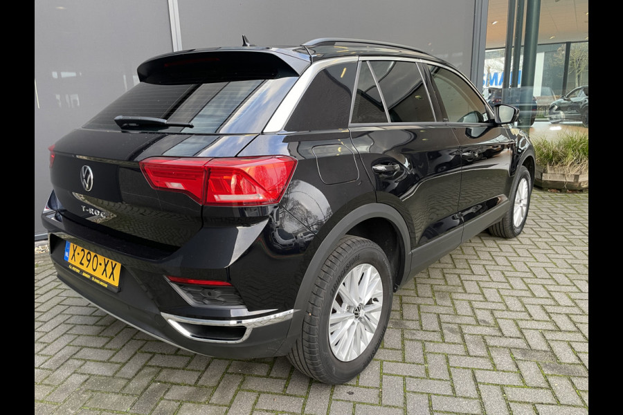 Volkswagen T-Roc 1.5 TSI Style Automaat - Climate control - Cruise control - Parkeersensoren voor en achter - Achteruitrijcamera - Stuurverwarming - Stoelverwarming - Dakrails - Bluetooth - Start/stop systeem - Stuur multi