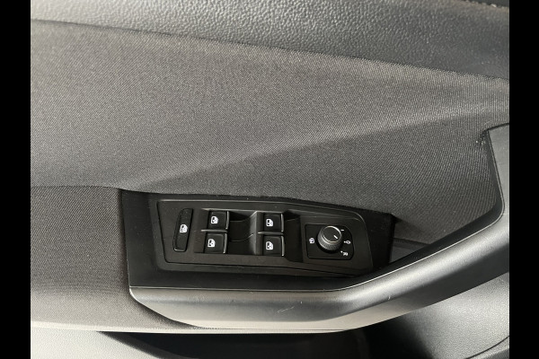 Volkswagen T-Roc 1.5 TSI Style Automaat - Climate control - Cruise control - Parkeersensoren voor en achter - Achteruitrijcamera - Stuurverwarming - Stoelverwarming - Dakrails - Bluetooth - Start/stop systeem - Stuur multi