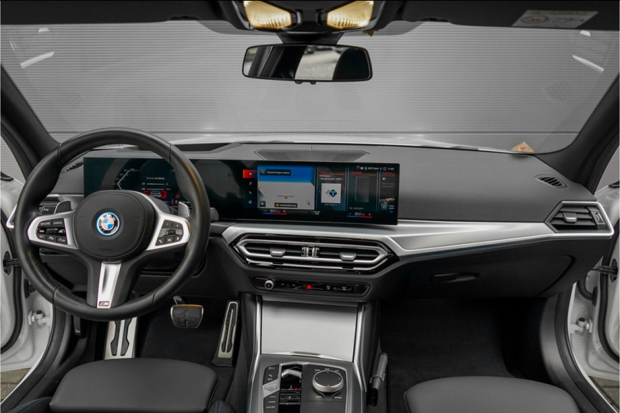 BMW 3-serie 330e High Executive M-Sport Trekhaak Stoelverwarming HiFi 19"