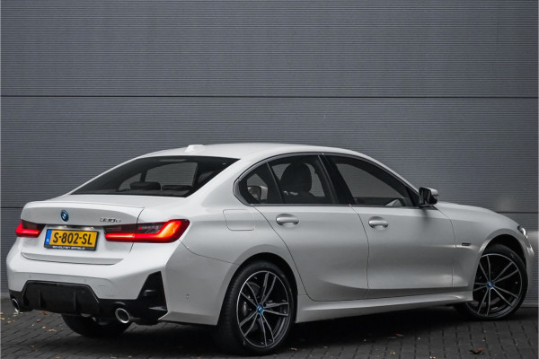 BMW 3-serie 330e High Executive M-Sport Trekhaak Stoelverwarming HiFi 19"