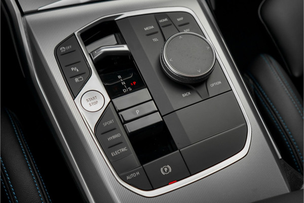 BMW 3-serie 330e High Executive M-Sport Trekhaak Stoelverwarming HiFi 19"