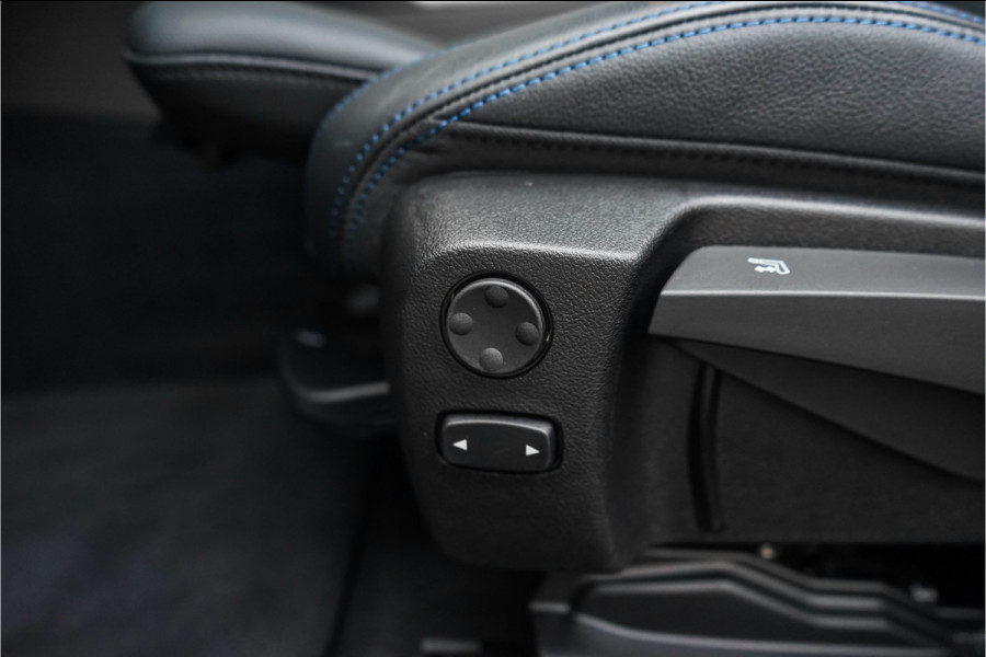 BMW 3-serie 330e High Executive M-Sport Trekhaak Stoelverwarming HiFi 19"