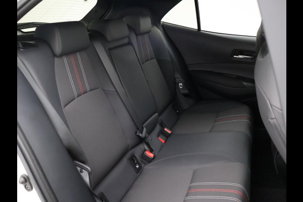 Toyota Corolla 2.0 HYBRID 184 PK GR-SPORT PLUS BI-TONE | 13.792 KM | JBL AUDIO | HEAD-UP DISPLAY | STOELVERWARMING | CAMERA