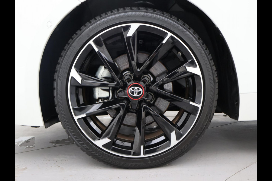 Toyota Corolla 2.0 HYBRID 184 PK GR-SPORT PLUS BI-TONE | 13.792 KM | JBL AUDIO | HEAD-UP DISPLAY | STOELVERWARMING | CAMERA
