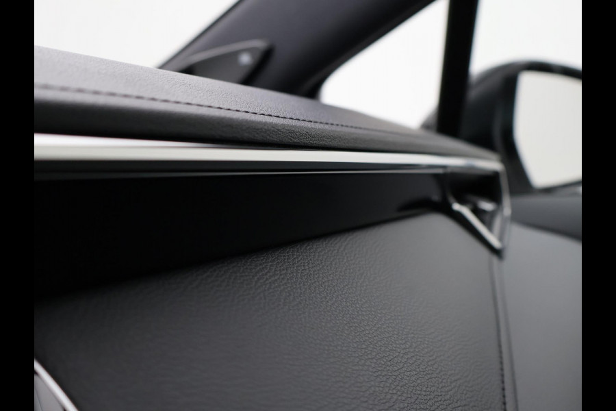 Toyota Corolla 2.0 HYBRID 184 PK GR-SPORT PLUS BI-TONE | 13.792 KM | JBL AUDIO | HEAD-UP DISPLAY | STOELVERWARMING | CAMERA