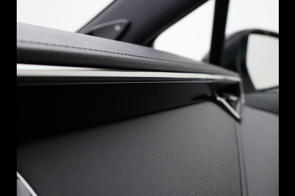 Toyota Corolla 2.0 HYBRID 184 PK GR-SPORT PLUS BI-TONE | 13.792 KM | JBL AUDIO | HEAD-UP DISPLAY | STOELVERWARMING | CAMERA