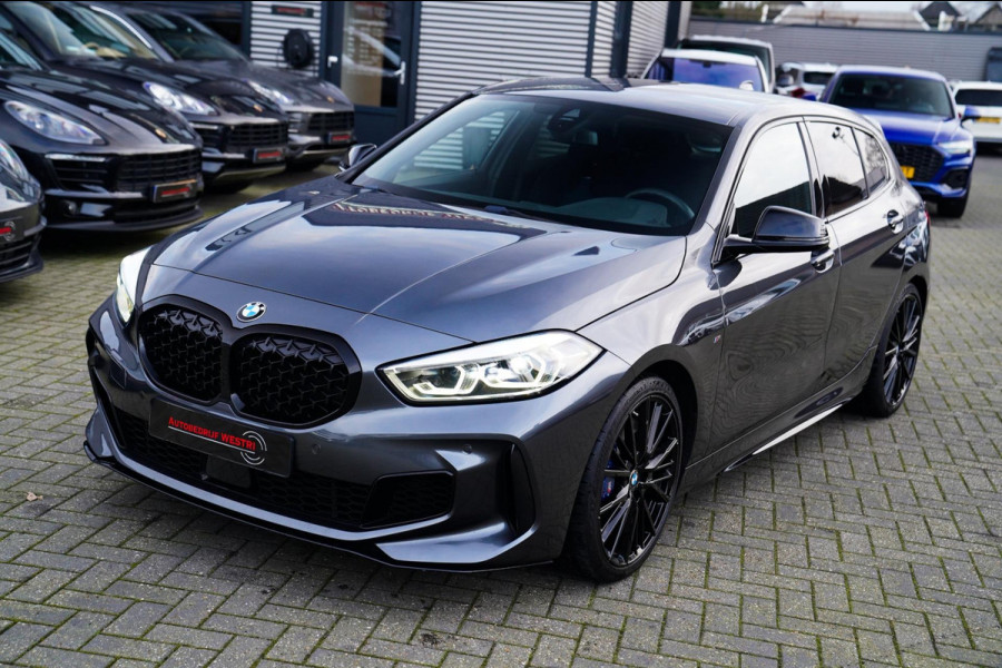 BMW 1-serie M135i xDrive High Executive | Facelift | Multimedia | LED | Stuurwiel verwarmd | Stoelverwarming | NAP | Navigatie |