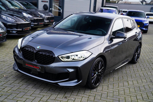BMW 1-serie M135i xDrive High Executive | Facelift | Multimedia | LED | Stuurwiel verwarmd | Stoelverwarming | NAP | Navigatie |