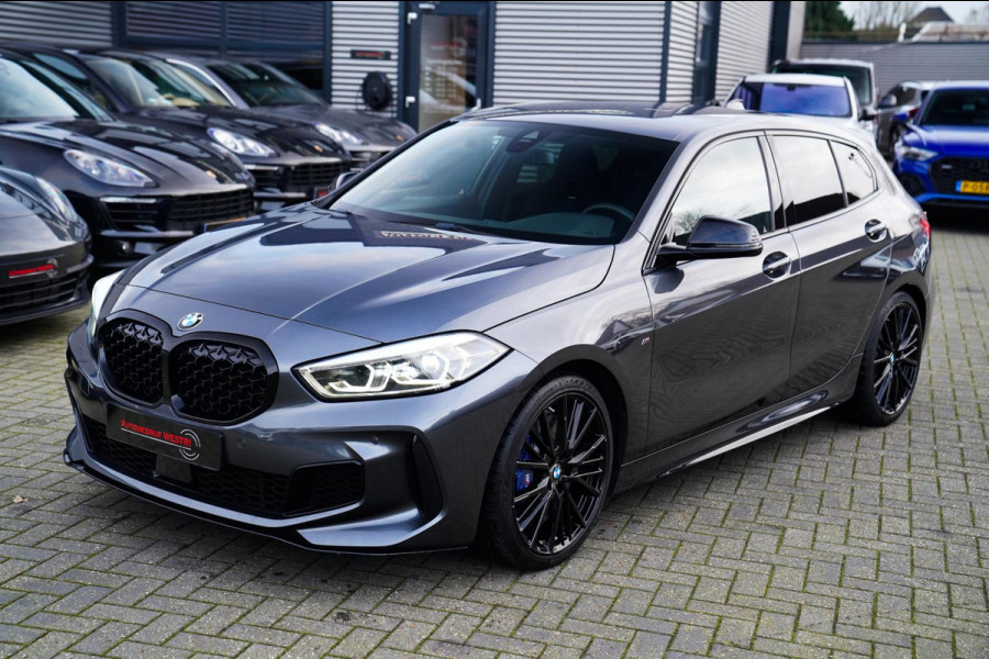 BMW 1-serie M135i xDrive High Executive | Facelift | Multimedia | LED | Stuurwiel verwarmd | Stoelverwarming | NAP | Navigatie |