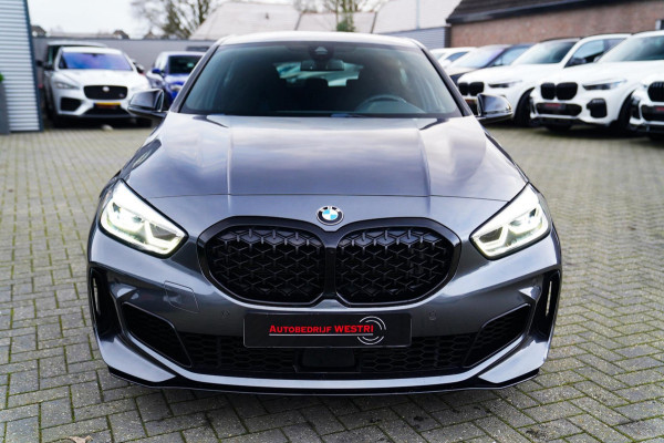 BMW 1-serie M135i xDrive High Executive | Facelift | Multimedia | LED | Stuurwiel verwarmd | Stoelverwarming | NAP | Navigatie |