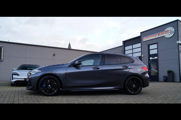 BMW 1-serie M135i xDrive High Executive | Facelift | Multimedia | LED | Stuurwiel verwarmd | Stoelverwarming | NAP | Navigatie |