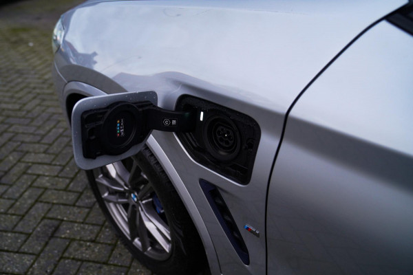 BMW X3 XDrive30e High Executive | Adaptieve Cruise | BMW LED | Luxe Leder | Hybride | Verwarmde voorstoelen |