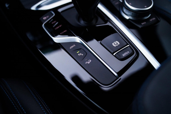 BMW X3 XDrive30e High Executive | Adaptieve Cruise | BMW LED | Luxe Leder | Hybride | Verwarmde voorstoelen |