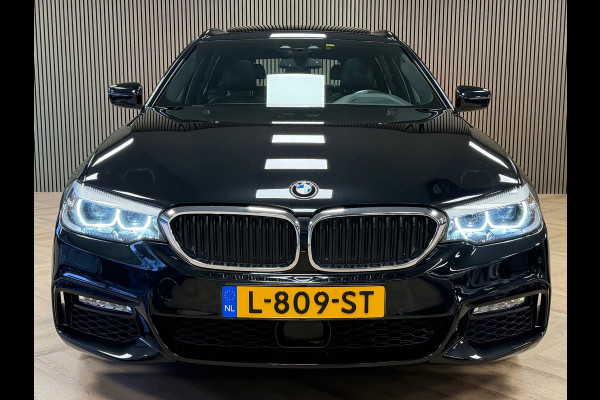 BMW 5 Serie Touring 540i M xDrive High Executive AUT. PANORAMADAK HEAD-UP NAVIGATIE CAMERA STOELVERWARMING LEDER SFEERVERLICHTING